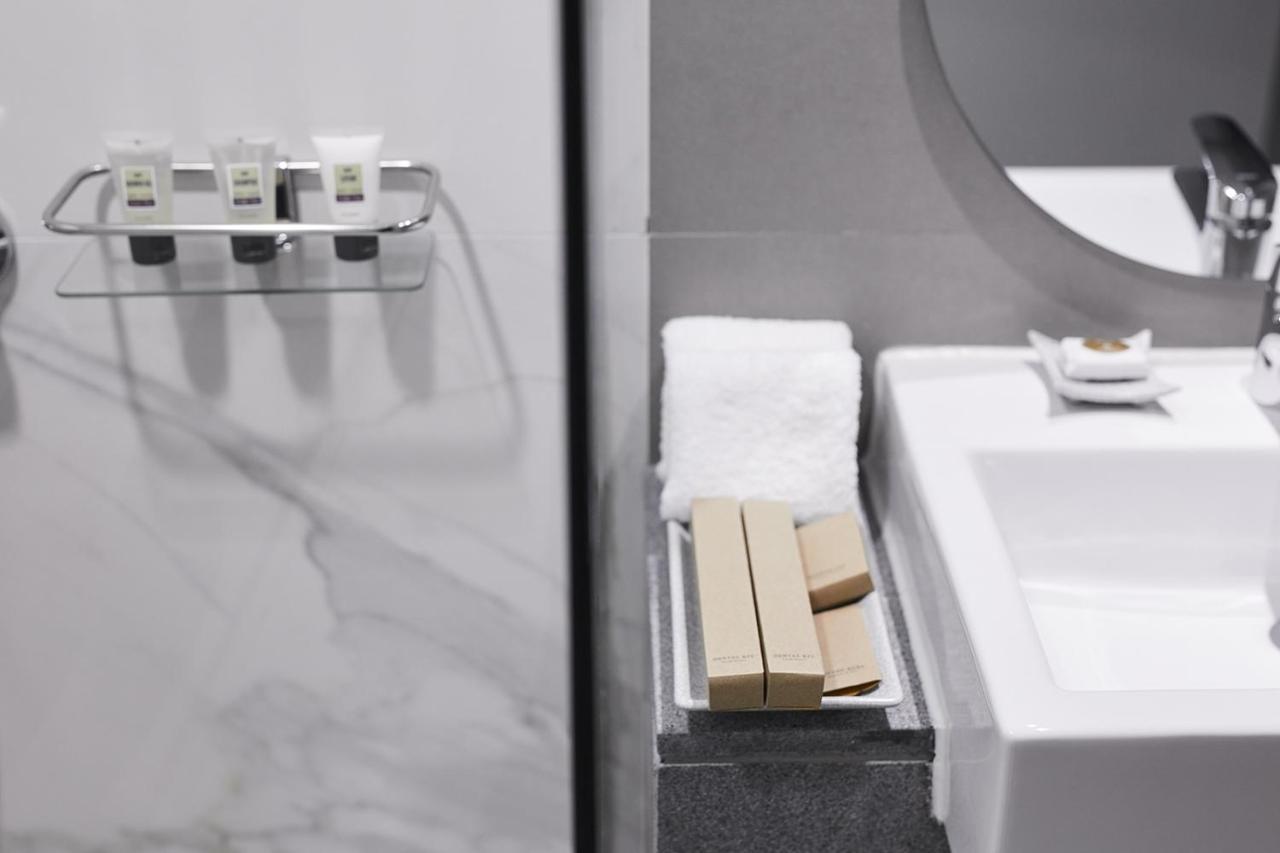 56 Surawong Hotel Бангкок Екстер'єр фото